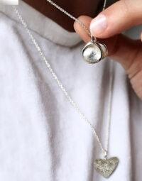 Dijes de huellas dactilares o de mascotas en plata - Jina González joyería